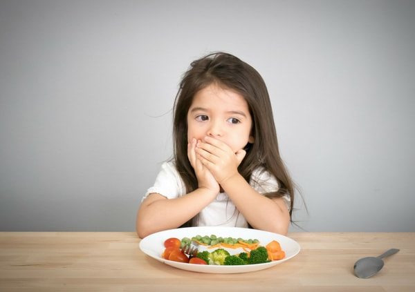 What is oral aversion and how do I help my child overcome it? |www.livelyeaters.com.au
